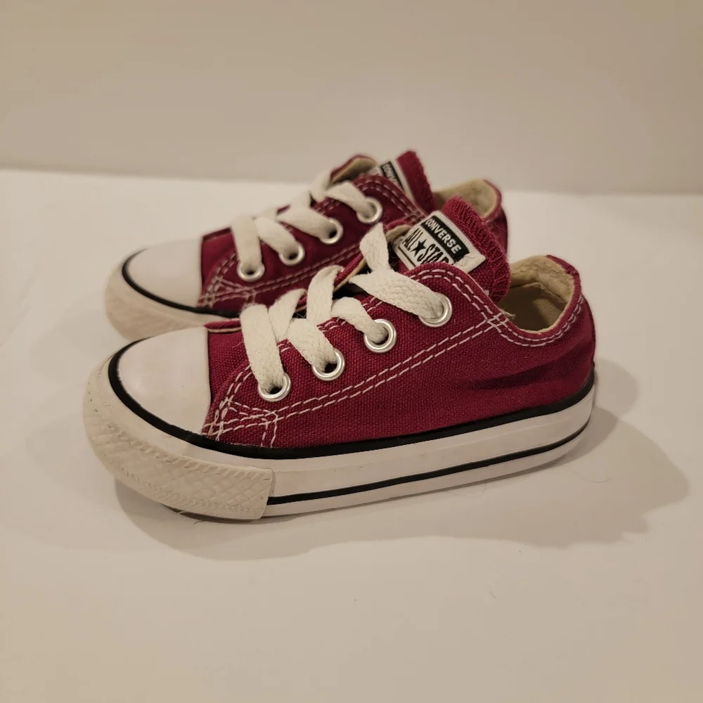 Converse size 5 babies sneakers one star chuck Taylor wine maroon color